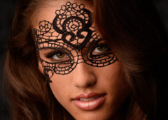 The Enchanted Black Lace Mask